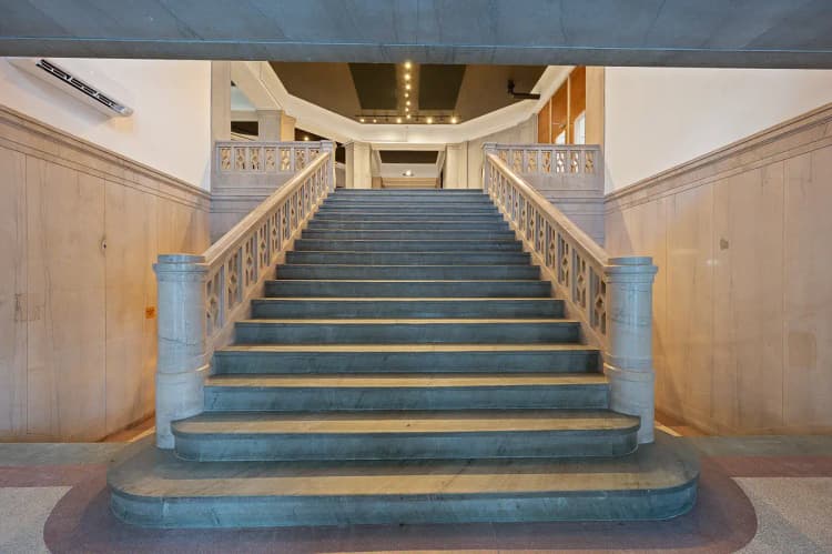 Cincinnati apartments for rent - image - The_Emery_Lobby_013.jpg