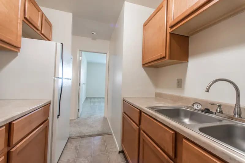 The Oaks - Apartment - 5