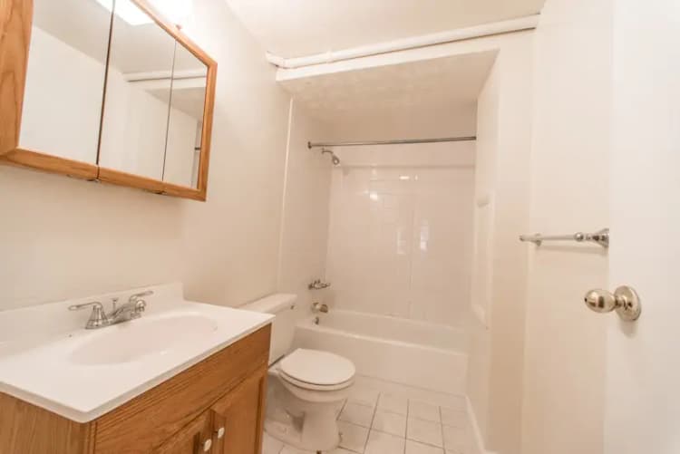 Cincinnati apartments for rent - image - 231 Oak- 108-6.jpg