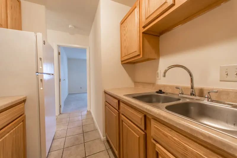 The Oaks - Apartment - 7