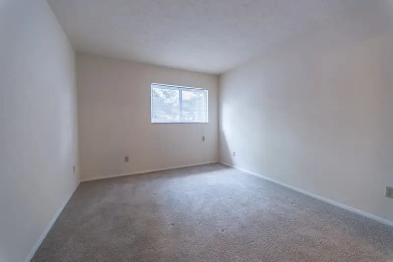 Cincinnati apartments for rent - image - 231 Oak- 208-2.jpg