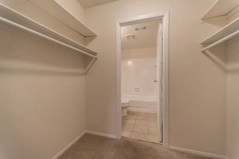 The Oaks - Apartment - 18