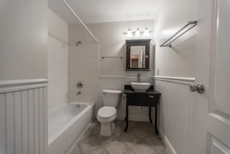 Cincinnati apartments for rent - image - 2404 Ohio- 7-8.jpg
