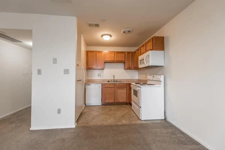 Cincinnati apartments for rent - image - 310 Oak- 605-4.jpg