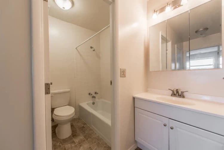 Cincinnati apartments for rent - image - 310 Oak- 605-9.jpg