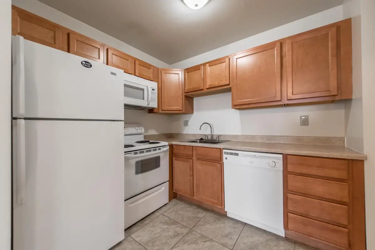 310 Oak Street - Apartment - 6