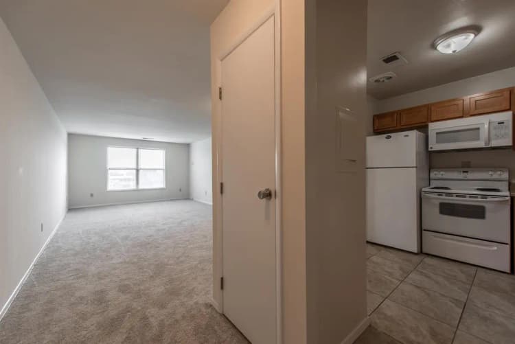 Cincinnati apartments for rent - image - 310 Oak- 704.jpg