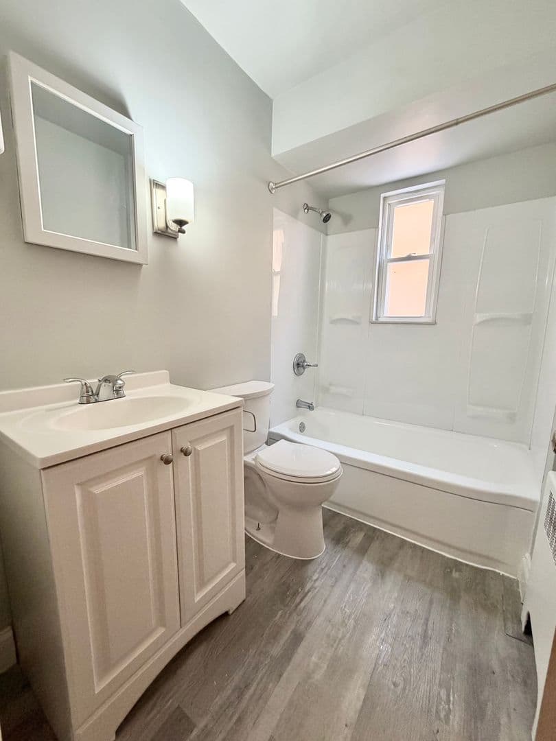 4635 Glenway - Apartment - 6