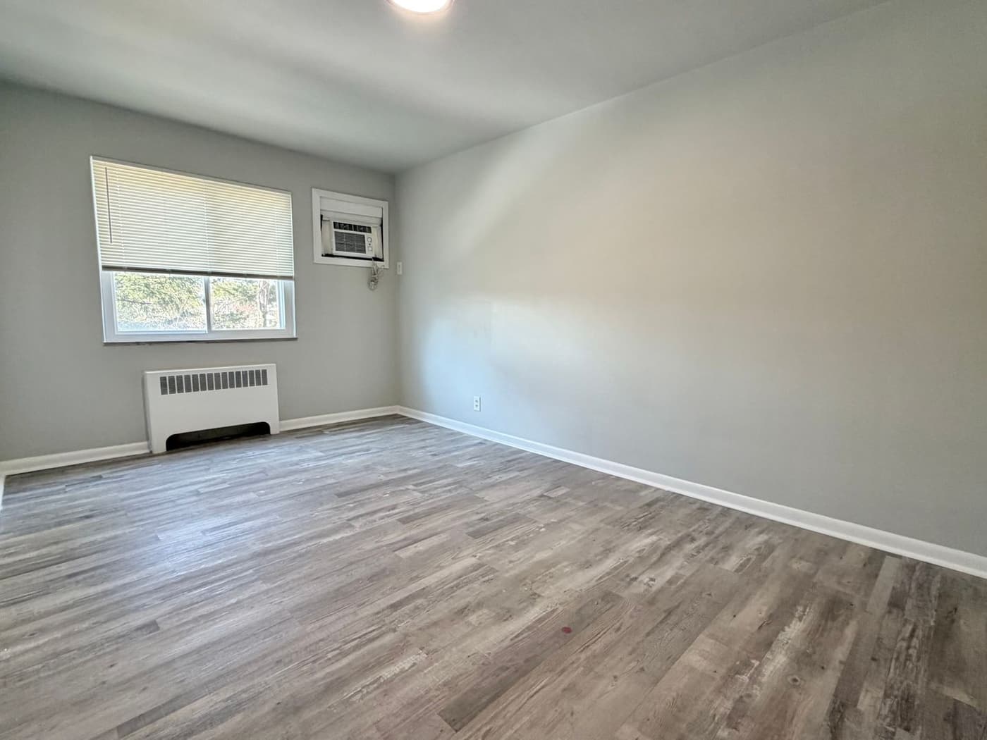 4635 Glenway - Apartment - 4