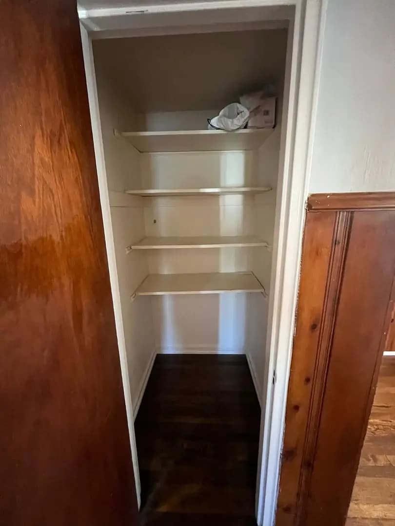 4326 Oakwood Ave - Apartment - 8