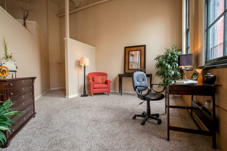 Cincinnati apartments for rent - image - Sycamore Place Lofts den or office space