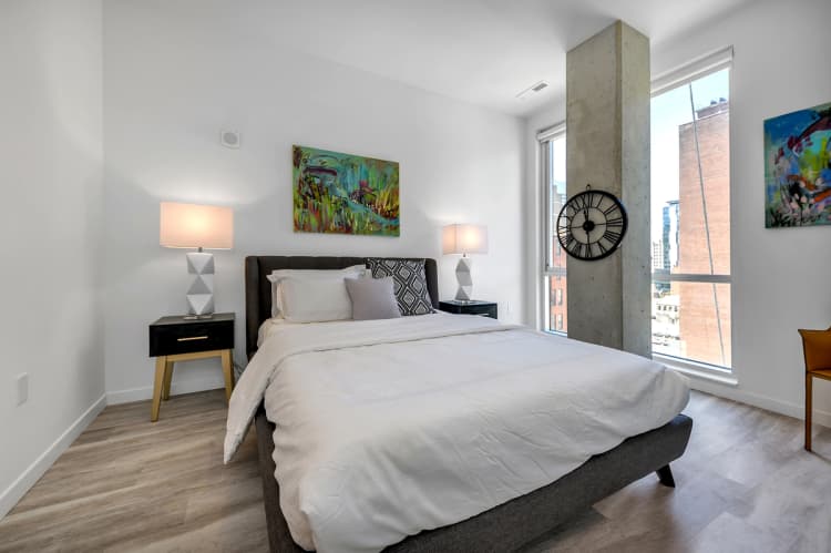 Cincinnati apartments for rent - image - bedroom at The Blonde