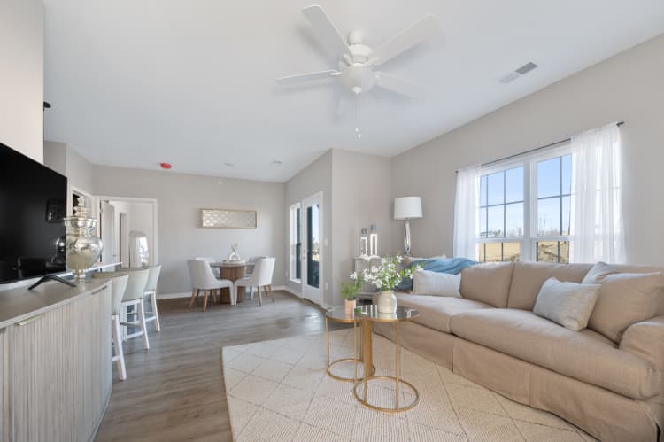 Cincinnati apartments for rent - image - Living Room