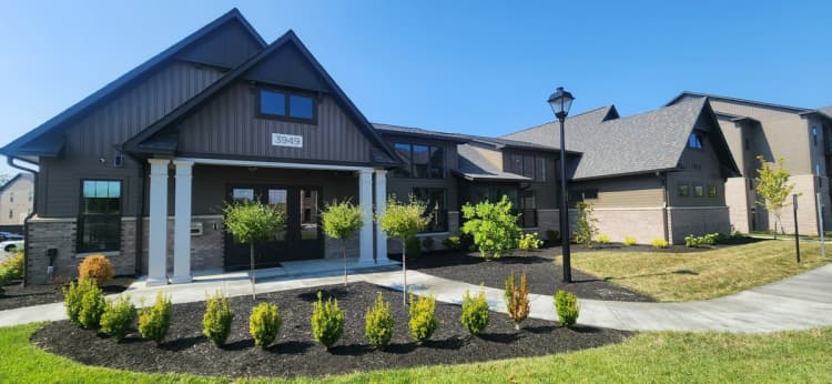 Cincinnati apartments for rent - image - Vicinity clubhouse