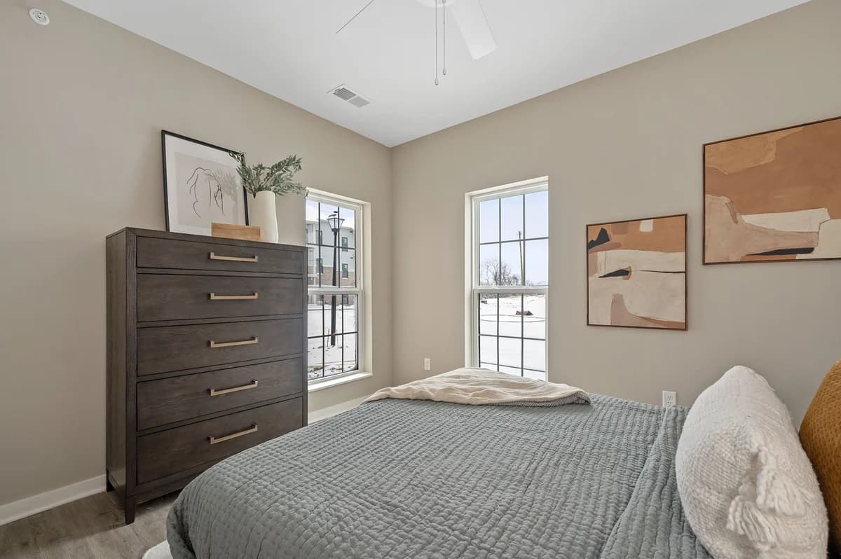 Cincinnati apartments for rent - image - 1 Bedroom + Den M4
