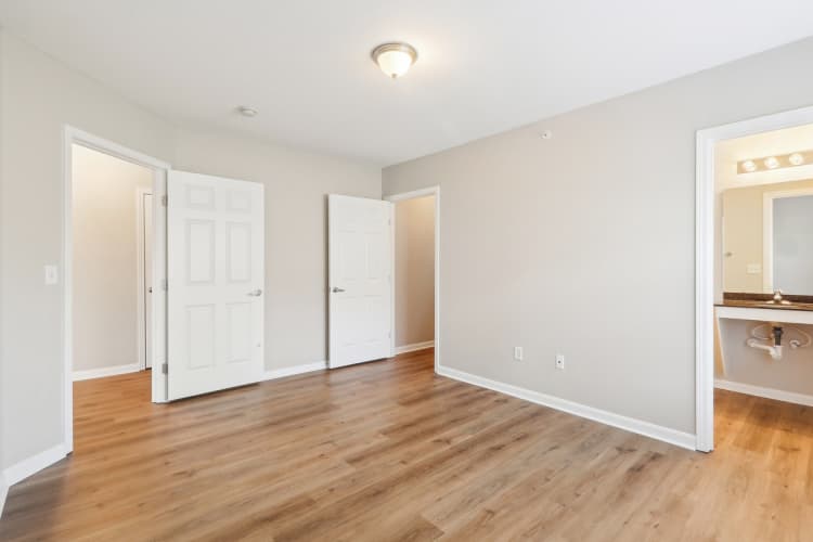 Cincinnati apartments for rent - image - 17-print-Sycamore Ln-015