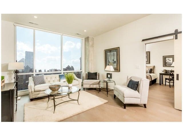 Cincinnati apartments for rent - image - Encore Apartments living room