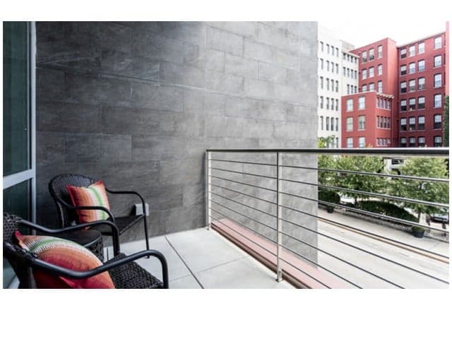 Cincinnati apartments for rent - image - Encore Apartments balcony