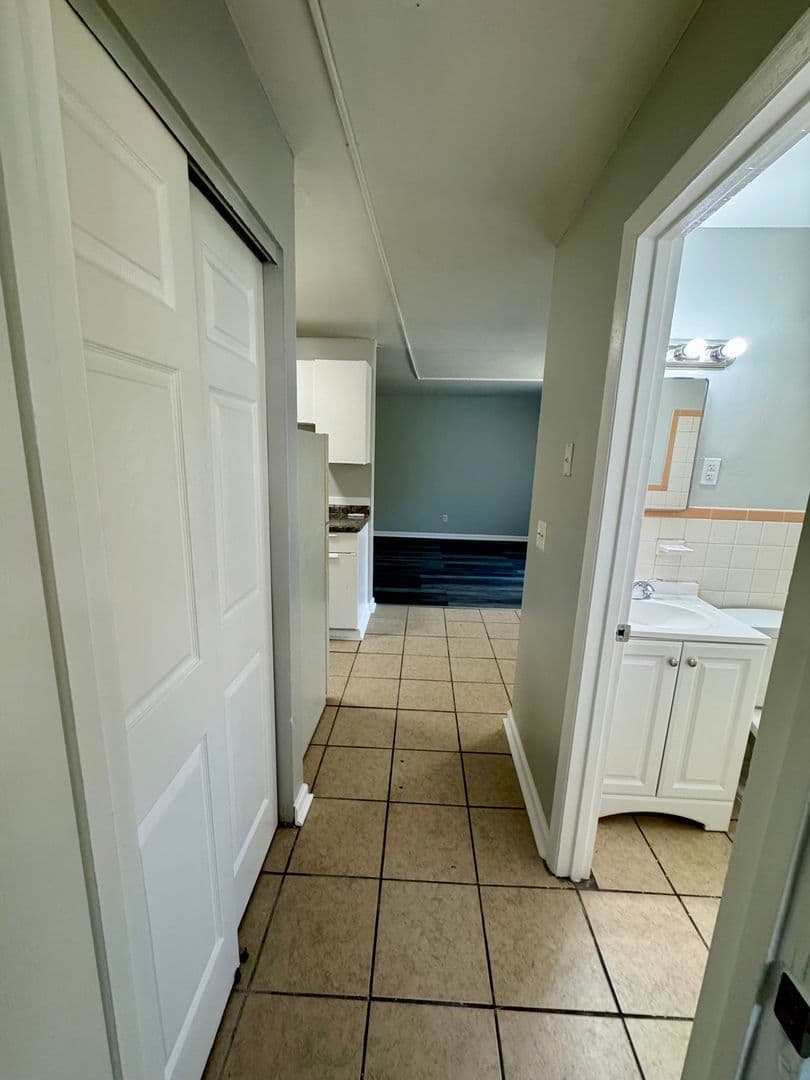 Cincinnati apartments for rent - Property image - Westwood Manor - 3