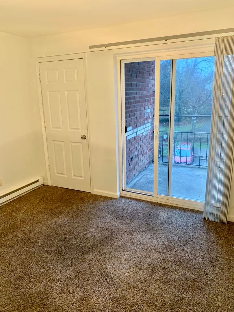 Yale Estates - Apartment - 6