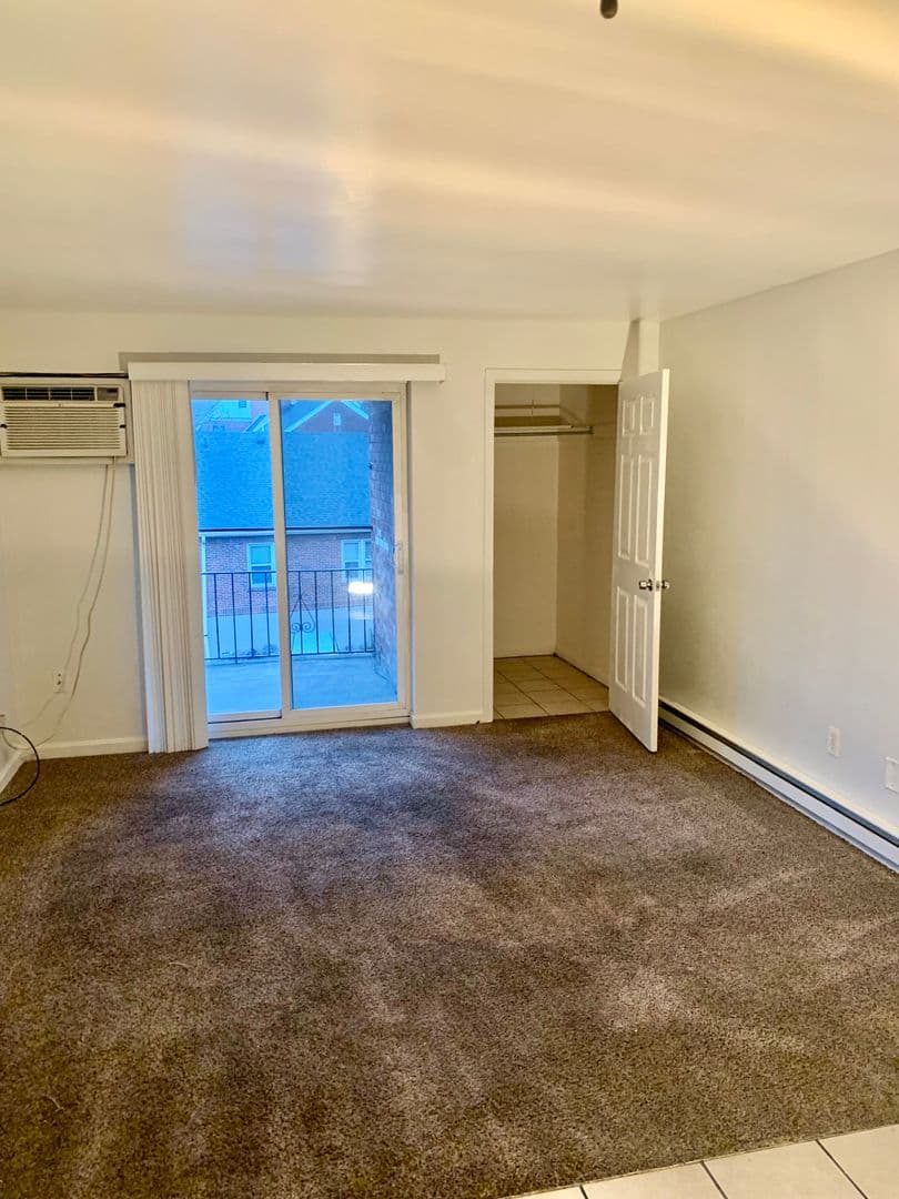 Yale Estates - Apartment - 11