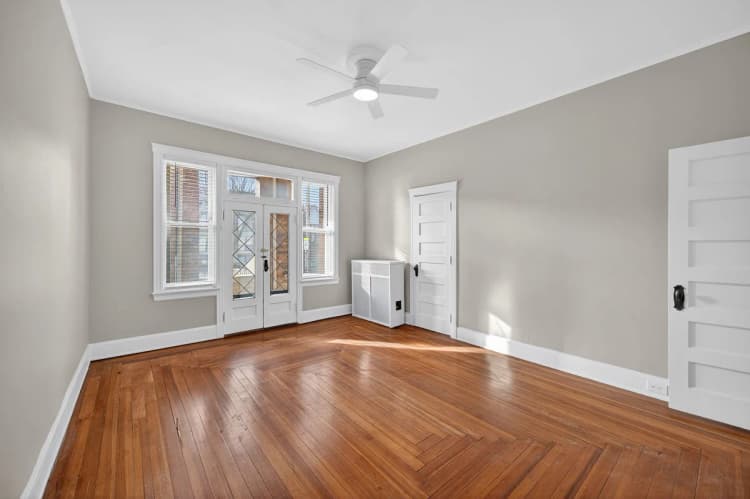 Cincinnati apartments for rent - image - Flat 101 Bedroom
