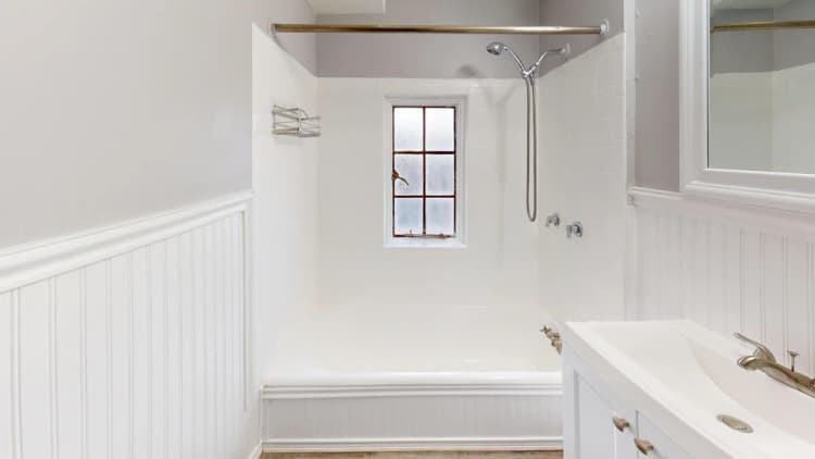 Cincinnati apartments for rent - image - Renovated Bathroom