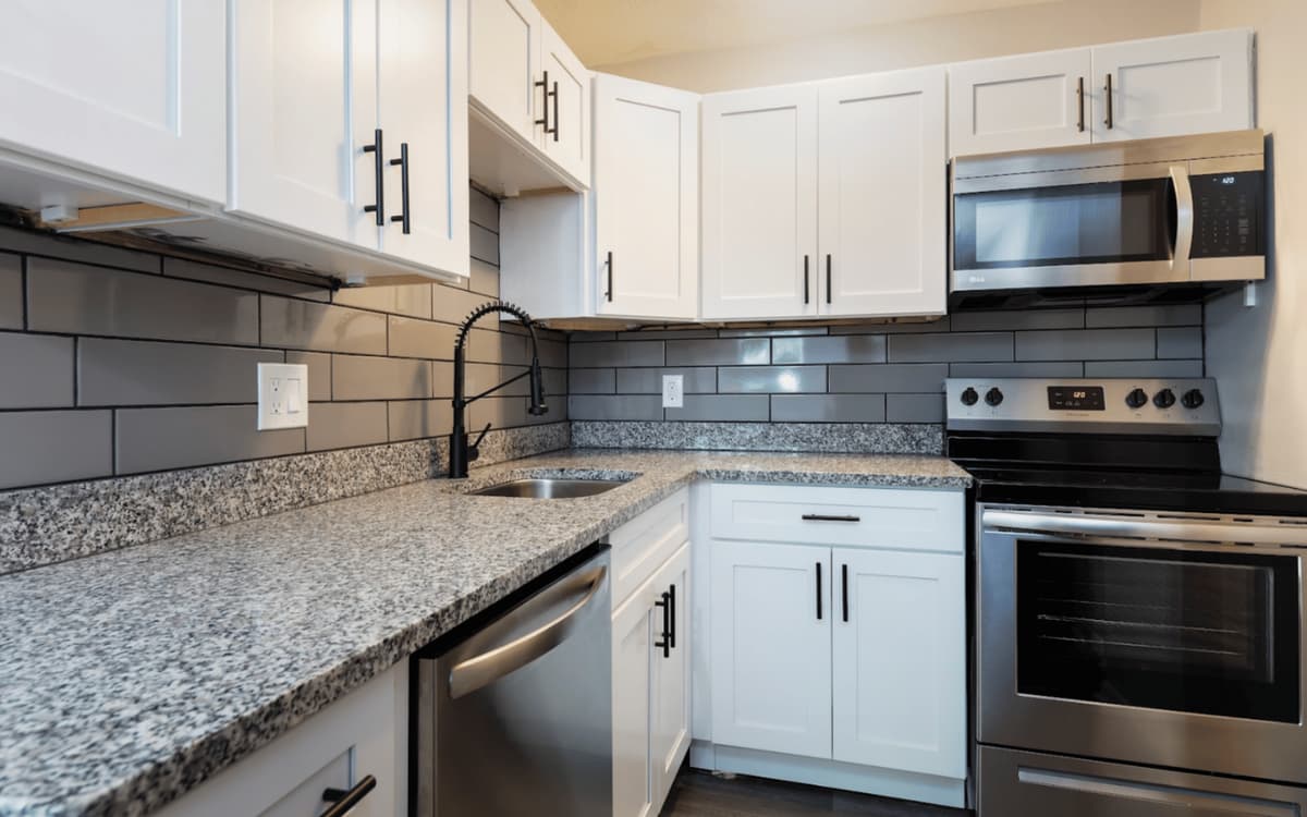 Somerset Apartments - Apartment - 16