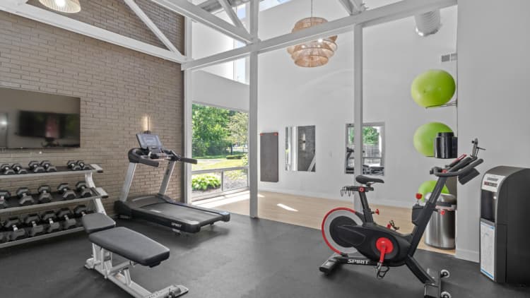 Cincinnati apartments for rent - image - 24/7 Fitness Center