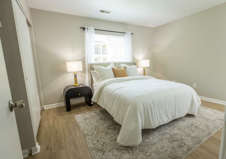 Cincinnati apartments for rent - image - Large Master Bedroom with Natural Light