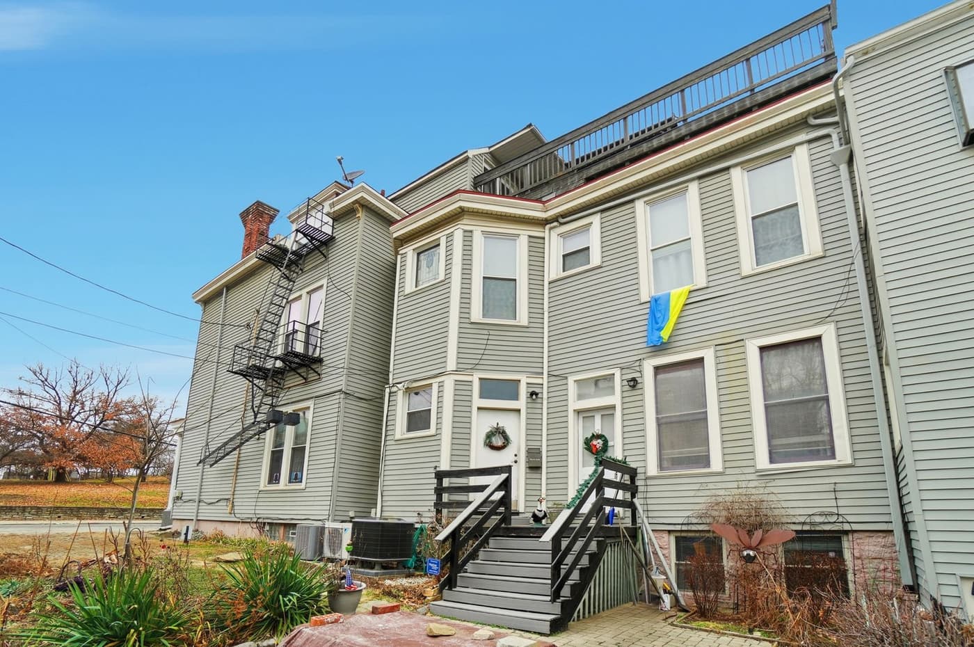 1220 Louden St - Apartment - 3