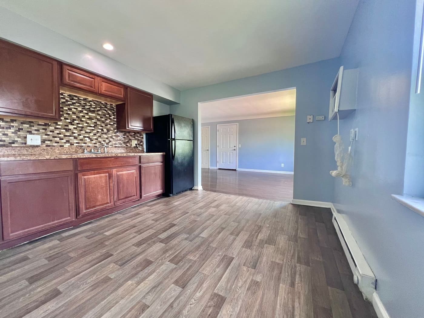 Section 8 APPROVED 3-bedroom - Apartment - 3