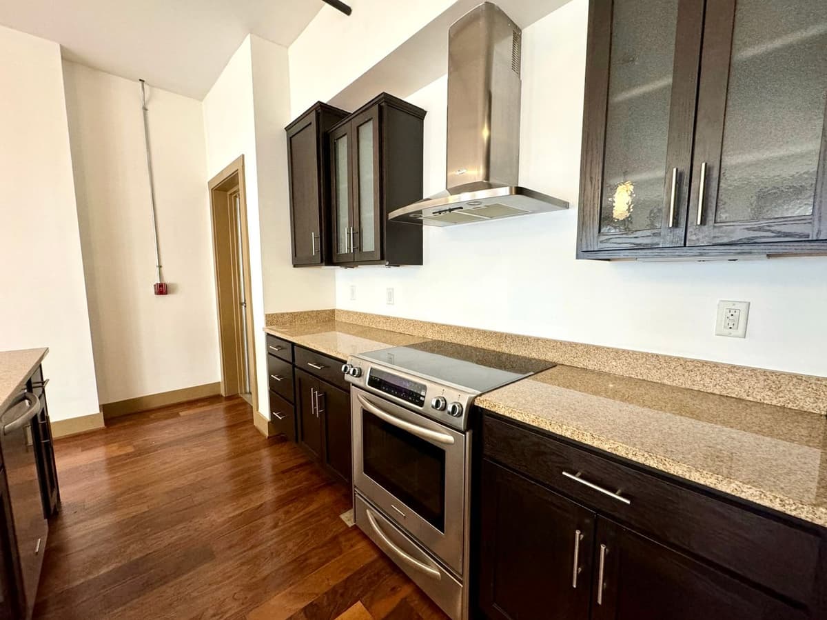 Cincinnati apartments for rent - Property image - 641 Walnut St Apartments - 2