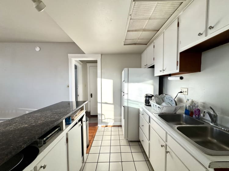 undefined apartments for rent - image - large (10).jpeg