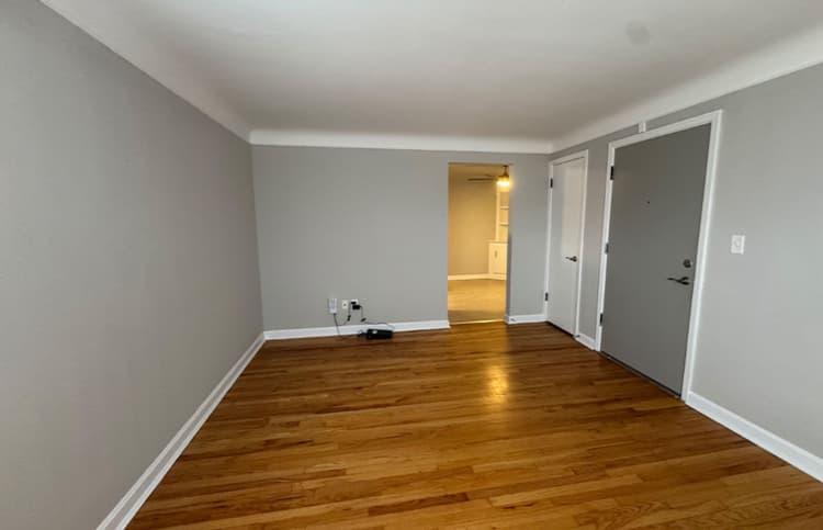 Cincinnati apartments for rent - image - large-2215.jpg