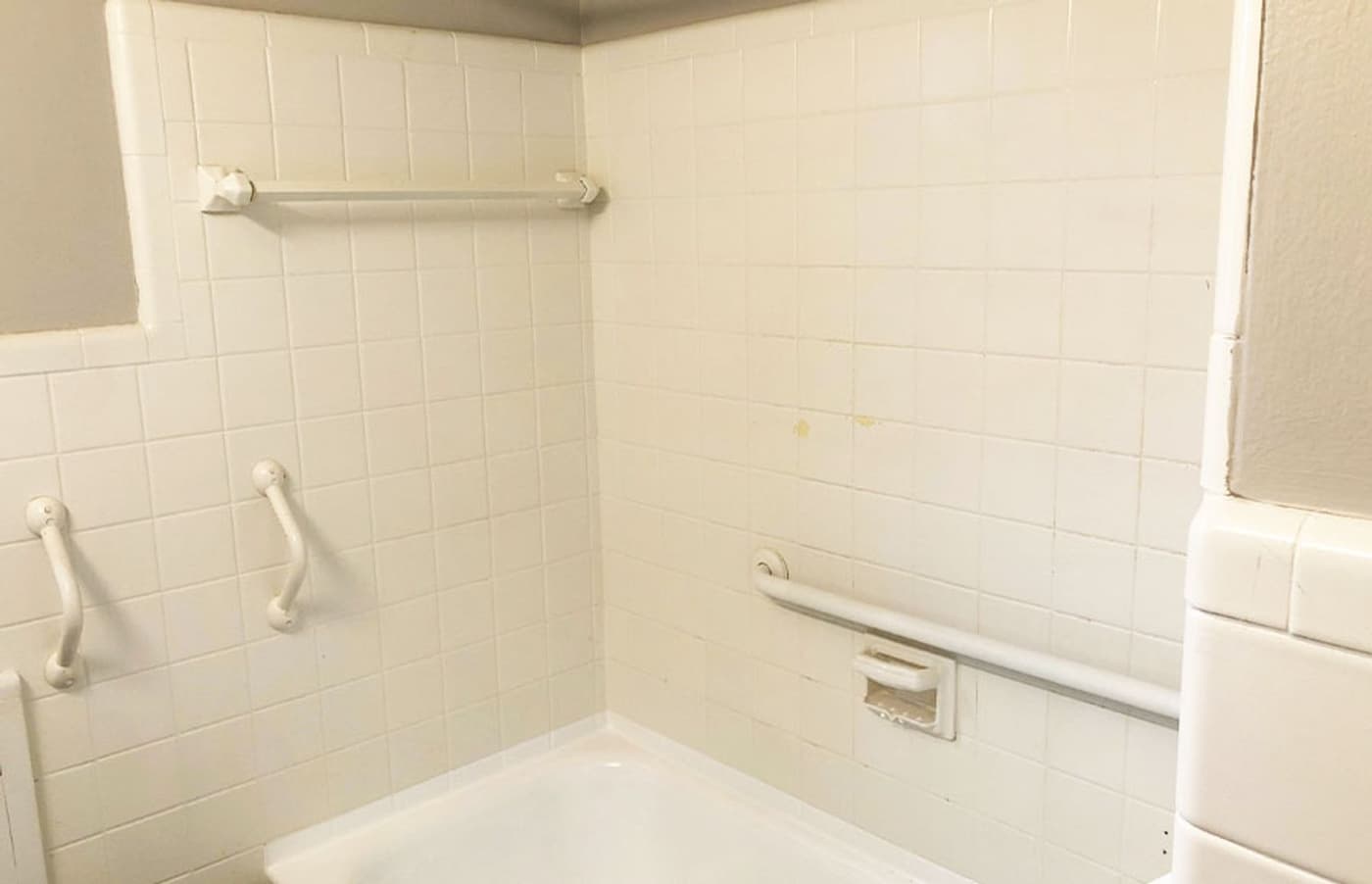 2711 Edroy Court - Apartment - 68