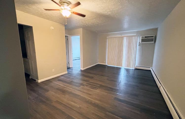 Cincinnati apartments for rent - image - large-2229.jpg