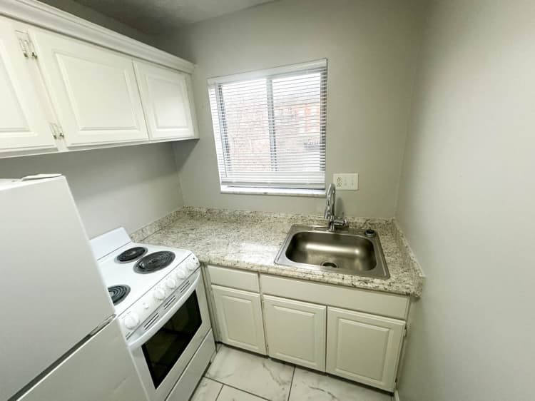Cincinnati apartments for rent - image - large-2320.jpg