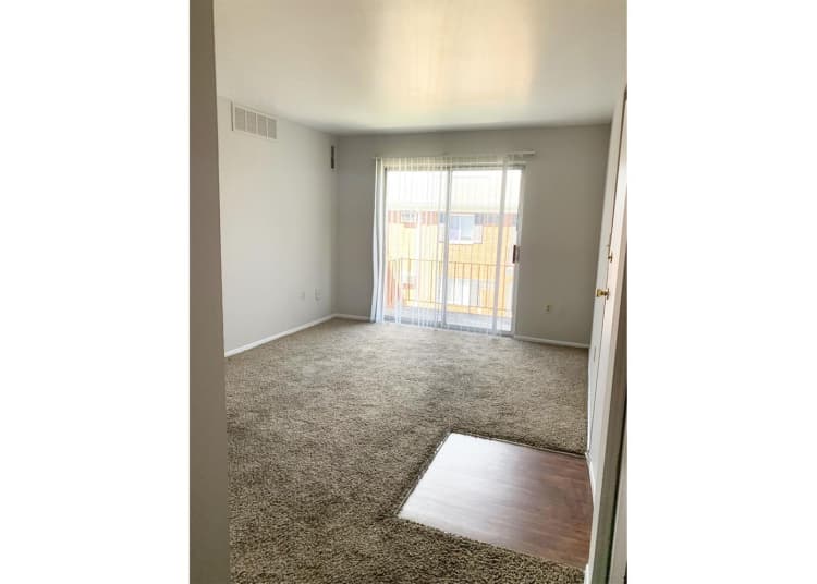 Cincinnati apartments for rent - image - large-2090.jpg