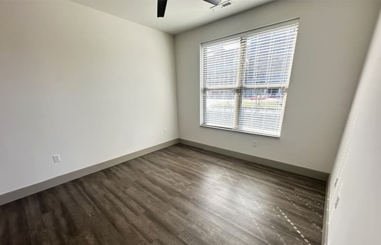 Cincinnati apartments for rent - image - large-1389.jpg