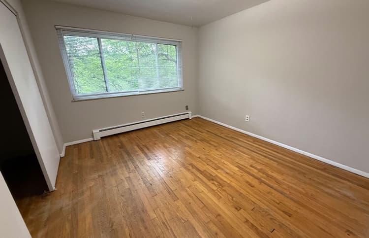 Cincinnati apartments for rent - image - large-1787.jpg
