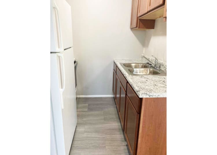 Cincinnati apartments for rent - image - large-2738.jpg