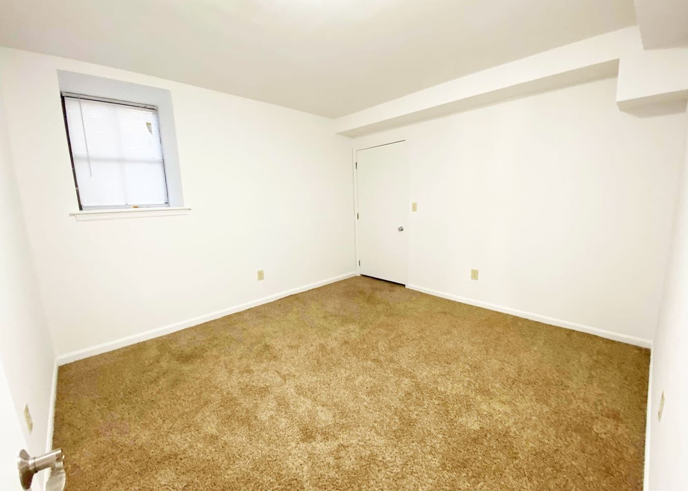 Gilbert Avenue - Apartment - 35