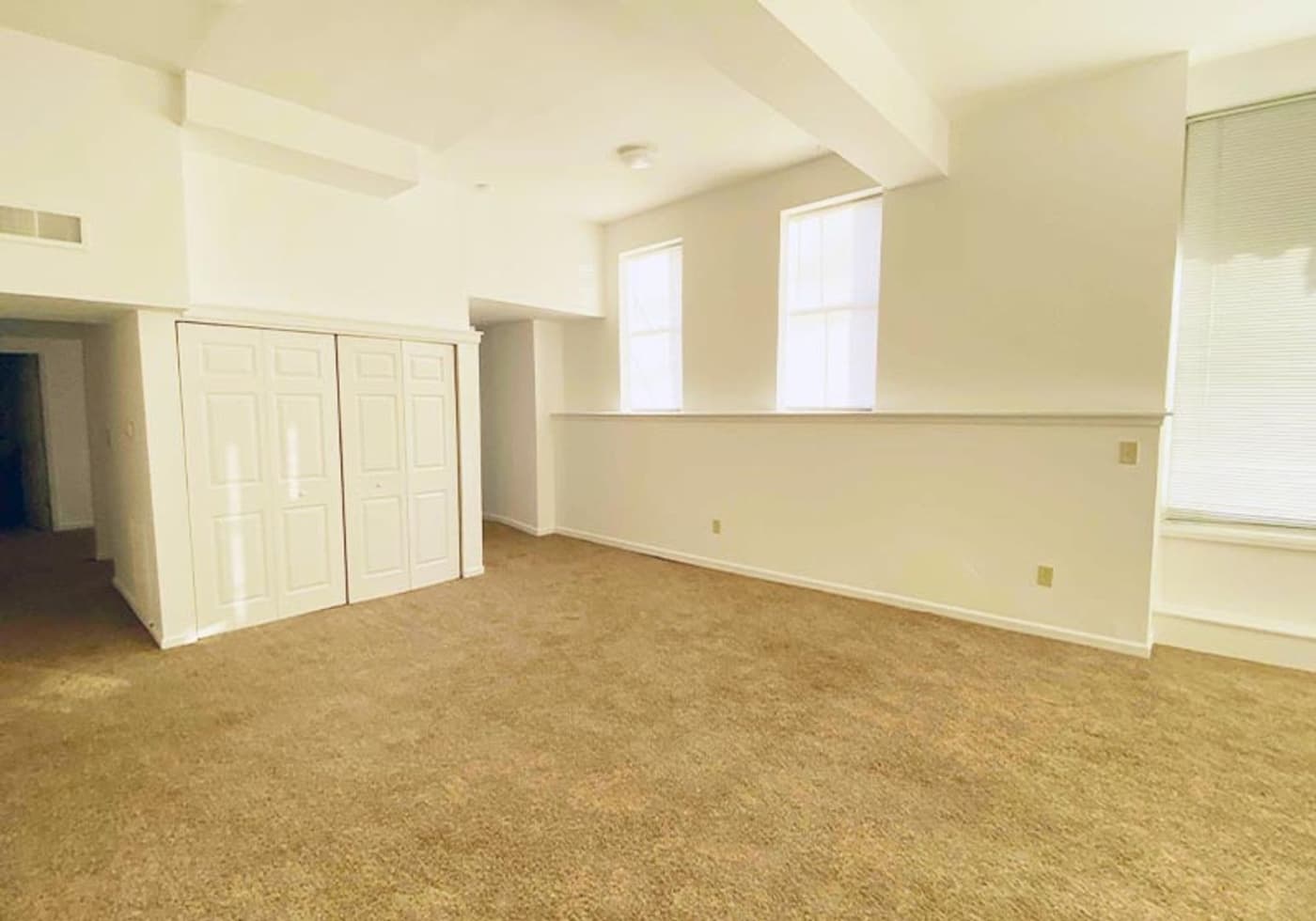 Cincinnati apartments for rent - image - large-1835.jpg