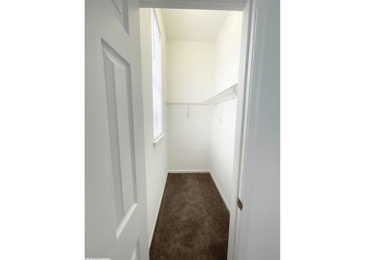 Cincinnati apartments for rent - image - large-2105.jpg