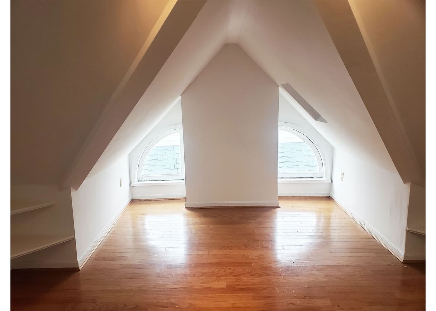 Gilbert Avenue - Apartment - 70