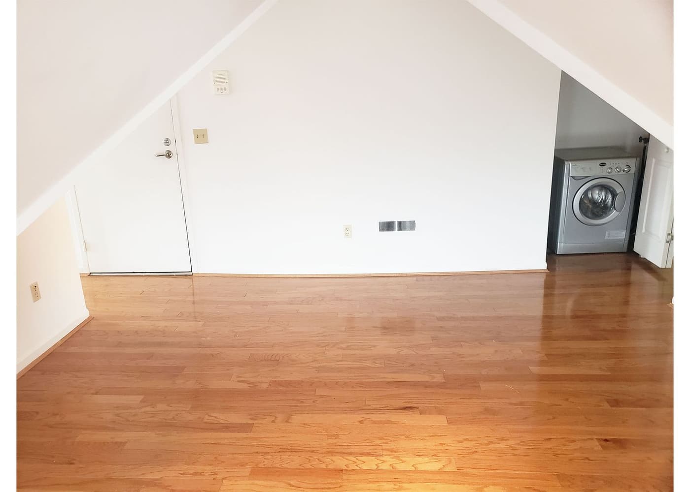 Gilbert Avenue - Apartment - 71