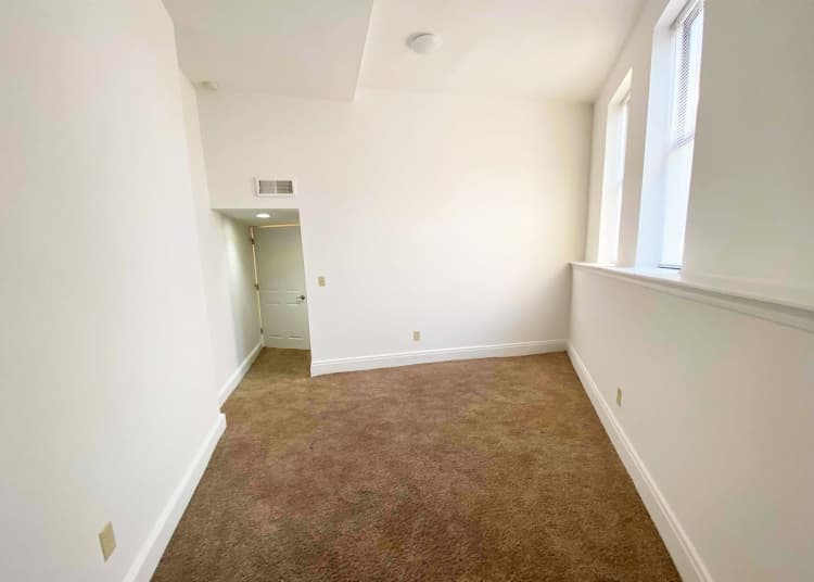 Cincinnati apartments for rent - image - large-2164.jpg