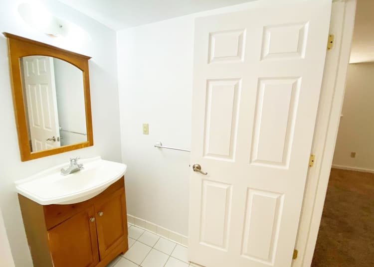 Cincinnati apartments for rent - image - large-2167.jpg