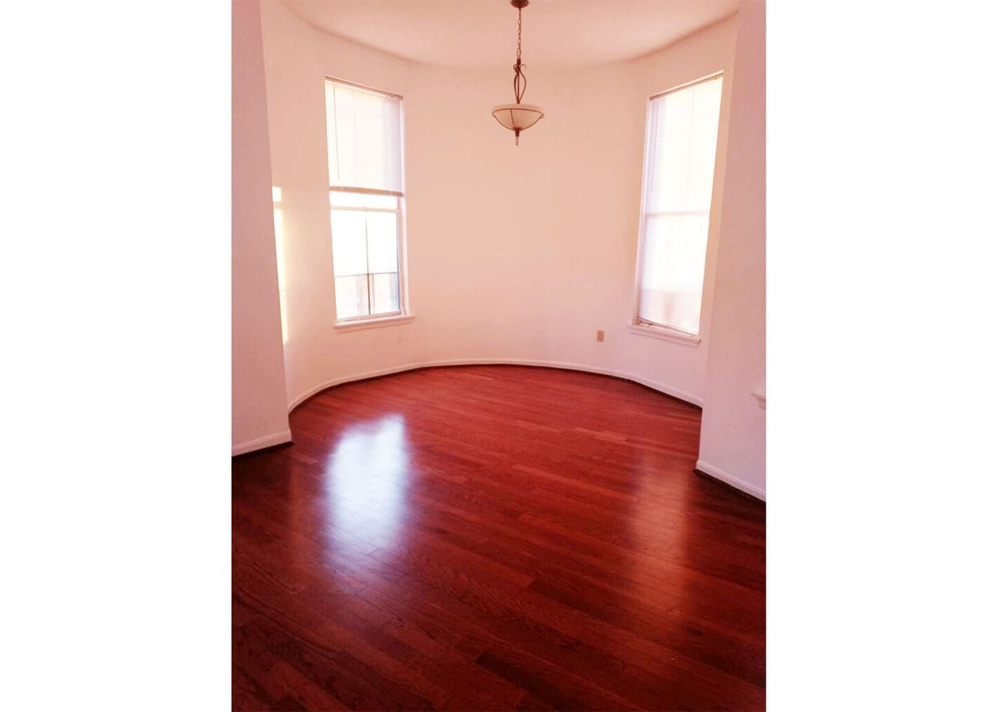 Gilbert Avenue - Apartment - 77